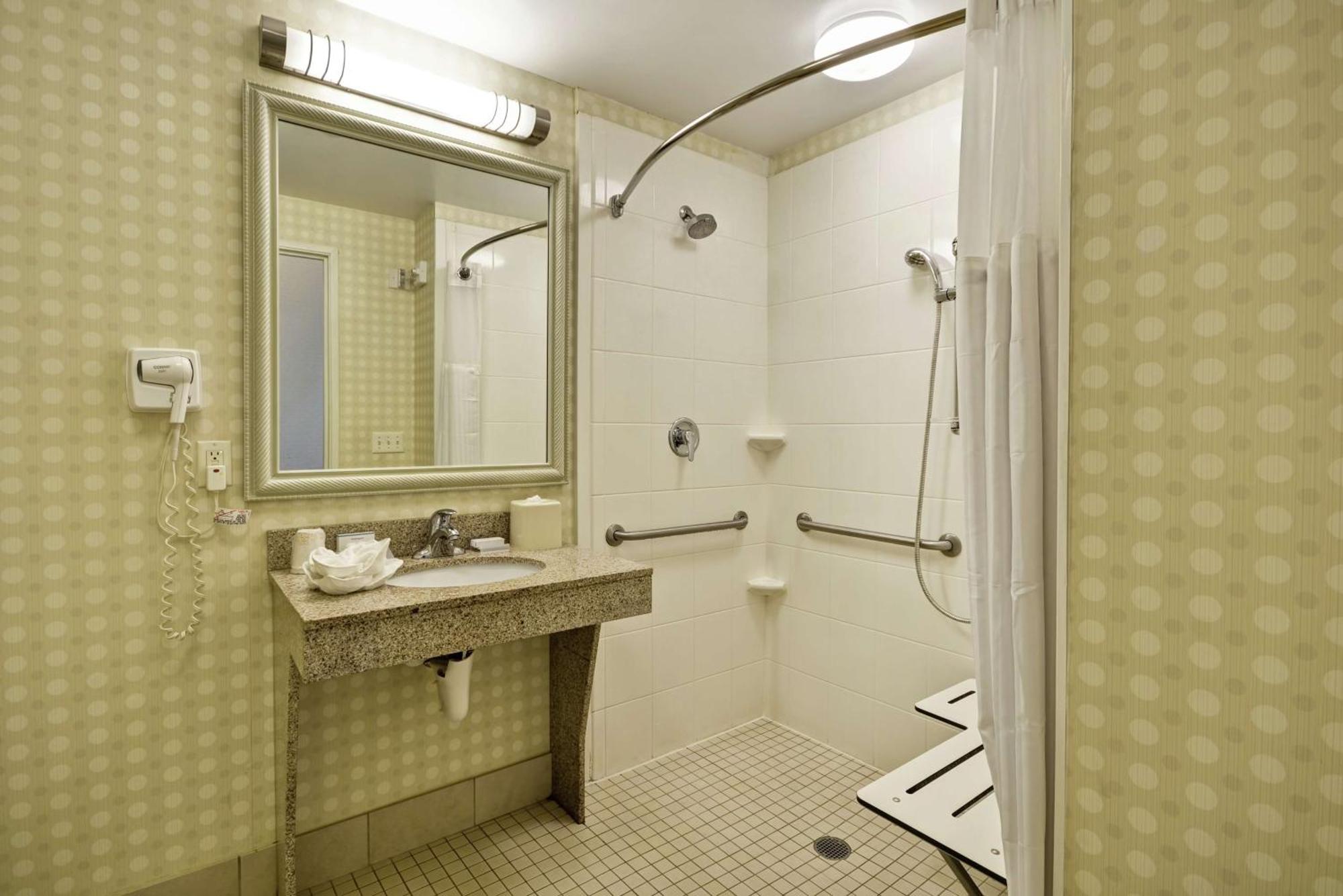 Hilton Garden Inn Ривергед Екстер'єр фото