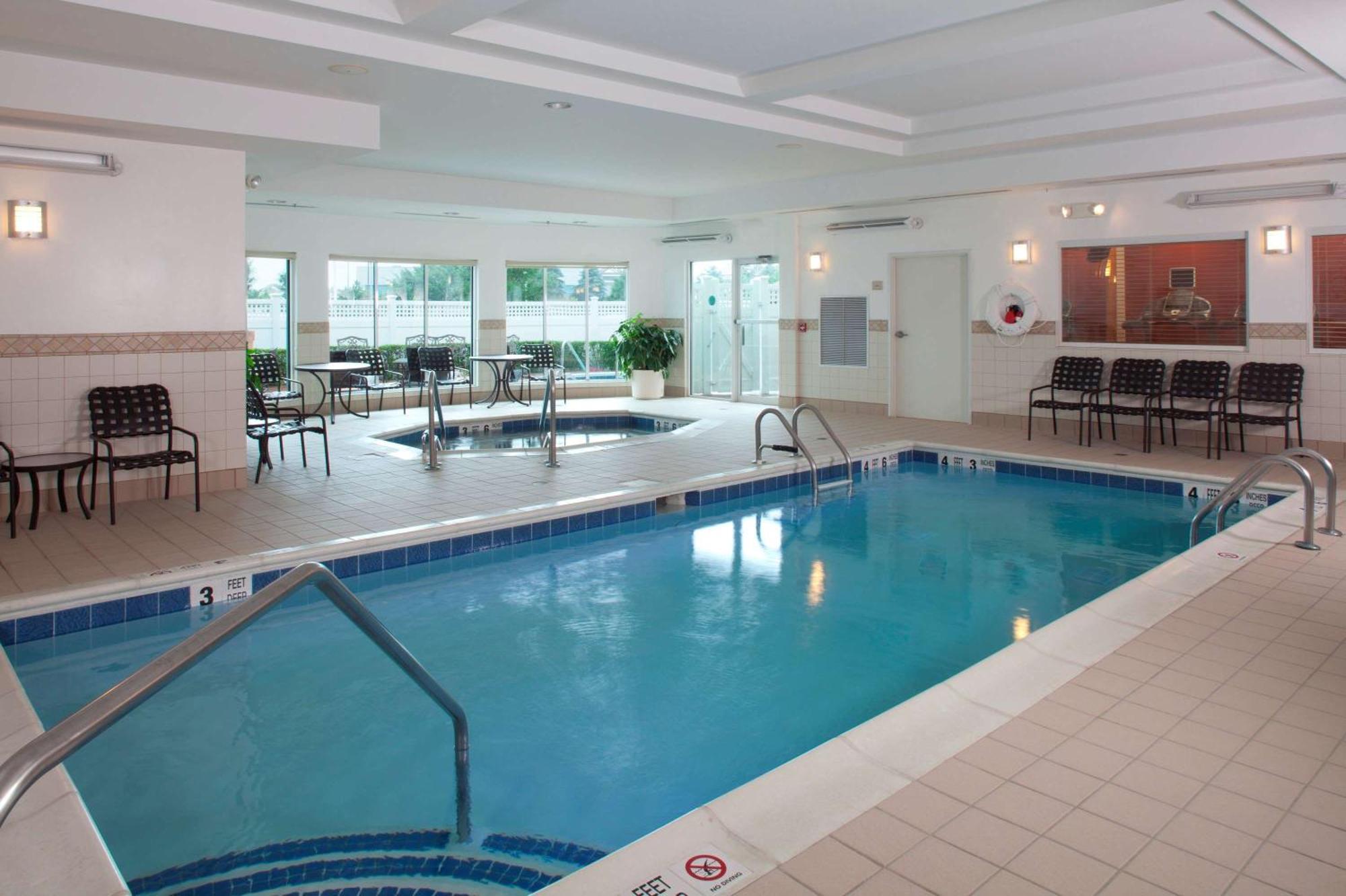 Hilton Garden Inn Ривергед Екстер'єр фото