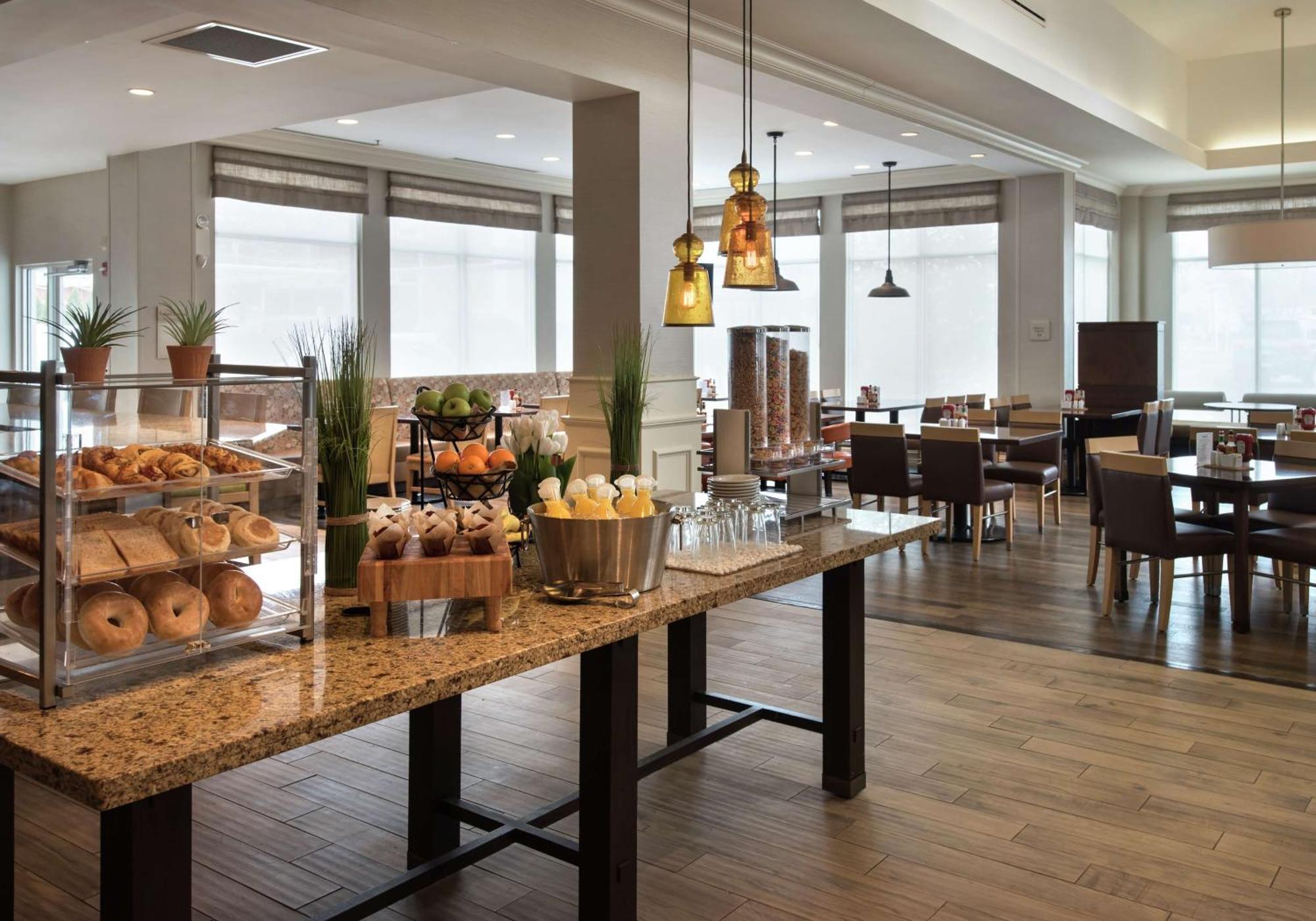 Hilton Garden Inn Ривергед Екстер'єр фото