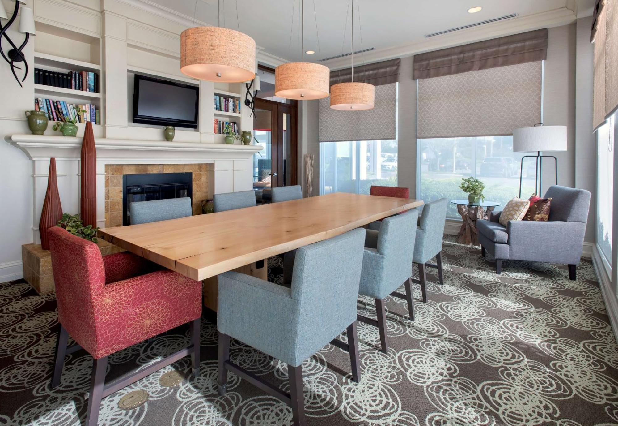 Hilton Garden Inn Ривергед Екстер'єр фото