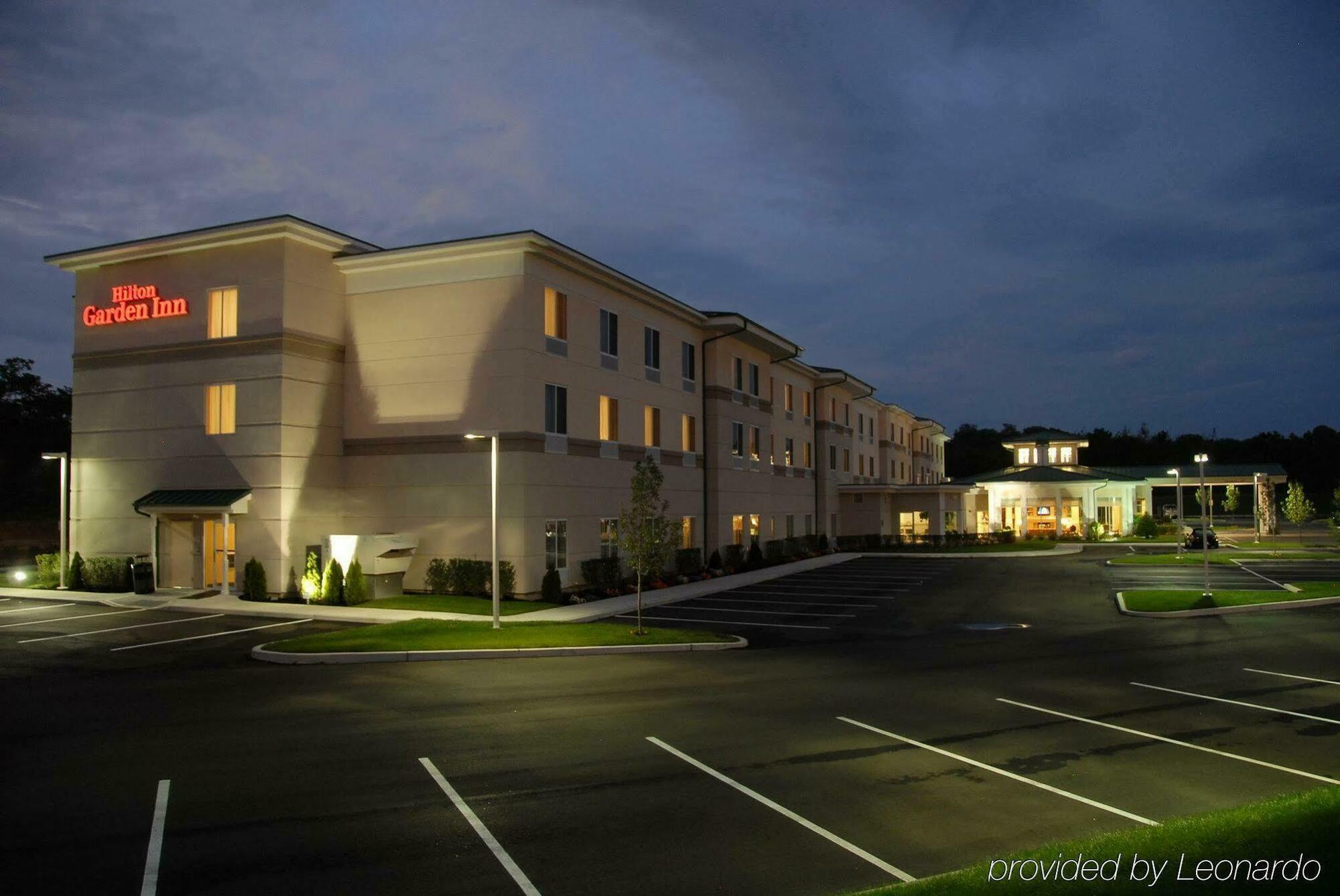 Hilton Garden Inn Ривергед Екстер'єр фото